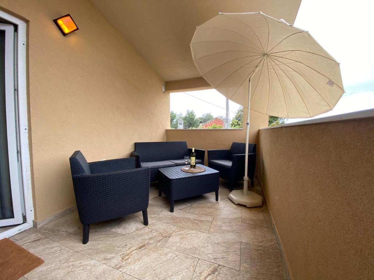 Apartment Novak Vir Luaran gambar